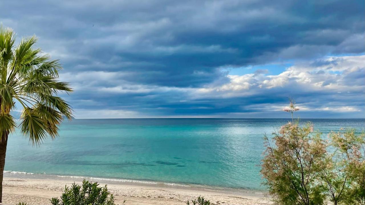 Villa By The Beach Sant'Andrea  المظهر الخارجي الصورة